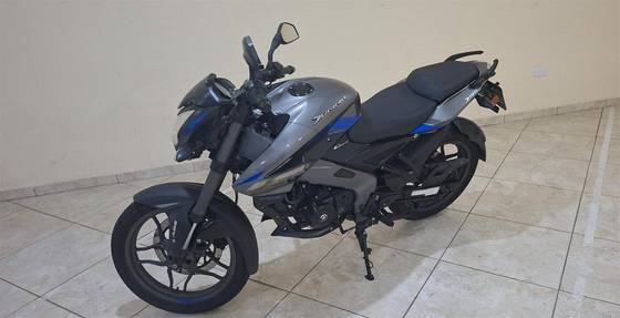 BAJAJ DOMINAR 160 
